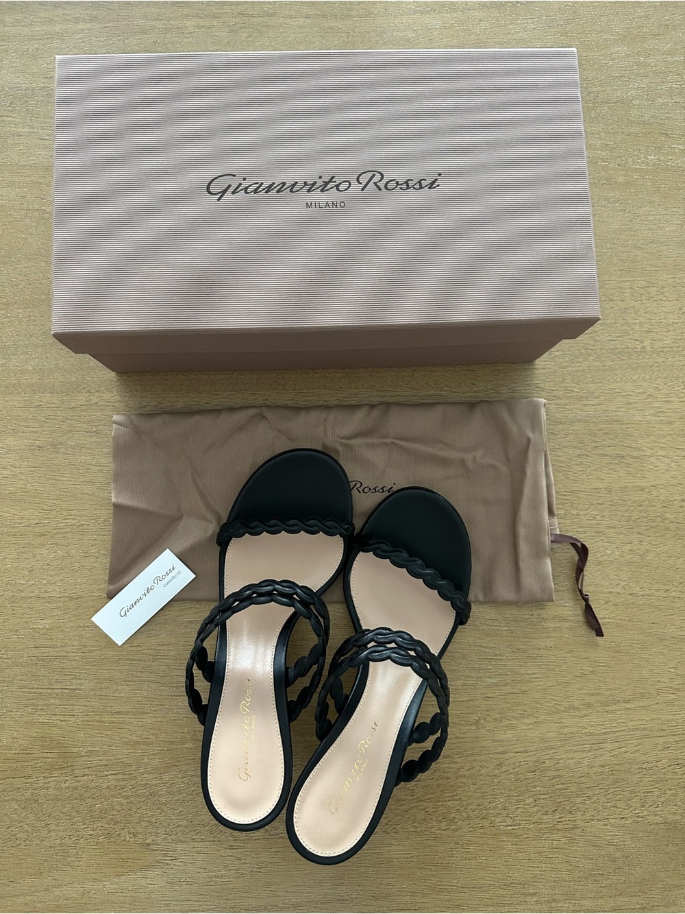 Gianvito Rossi Kay Nappa Black (size 36.5)